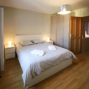 https://maison-tendance-avec-jardin-centre-village-alpilles-familles.fr-provencehotel.com